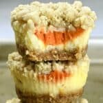 Mini Pumpkin Cheesecakes With Streusel Topping